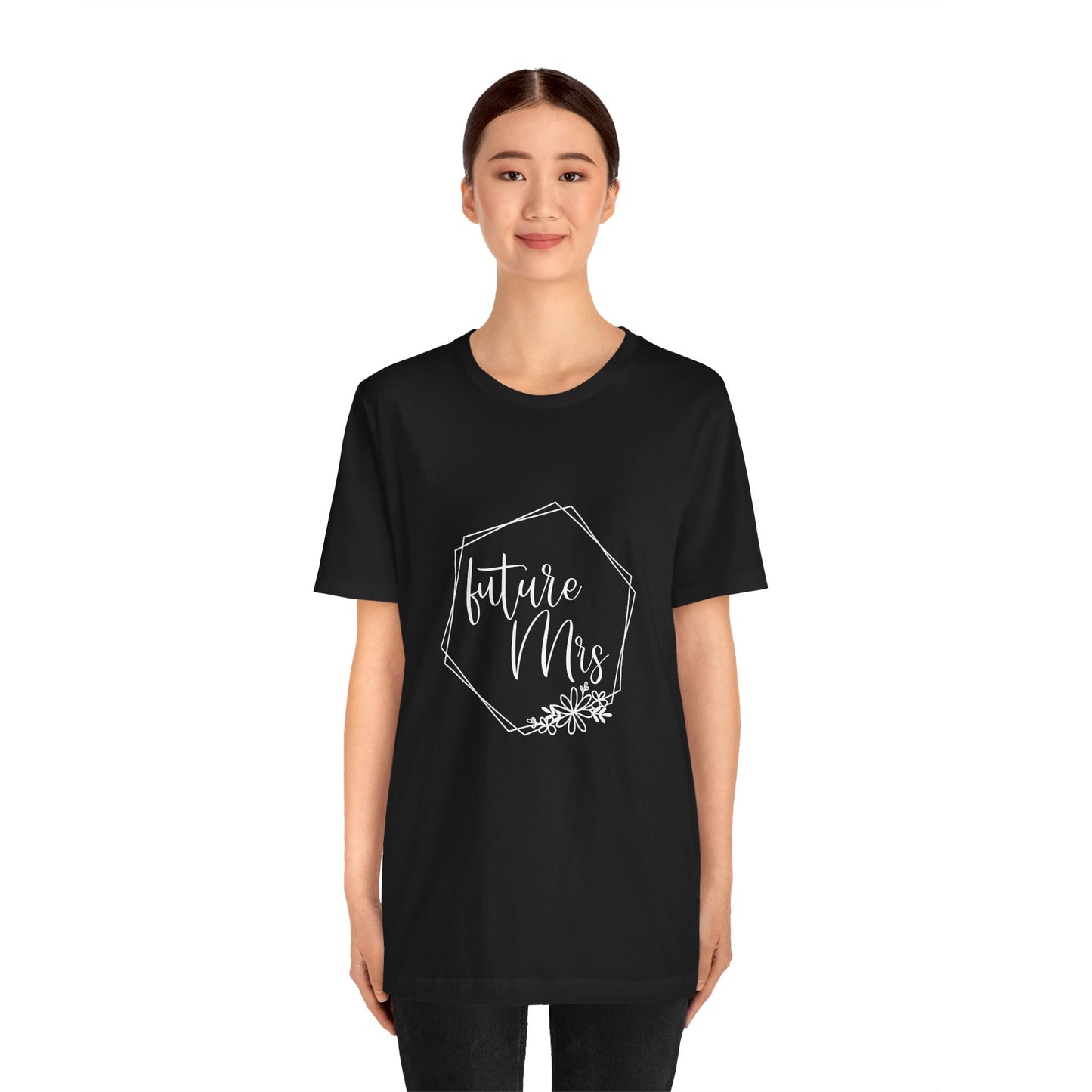 Future Mrs Shirt, Bride T-shirt, Bride Daisy Flowers Shirt, Wedding Shirt, Bride Tee, Bridal Shower Shirt, Gift Shirt for Bride