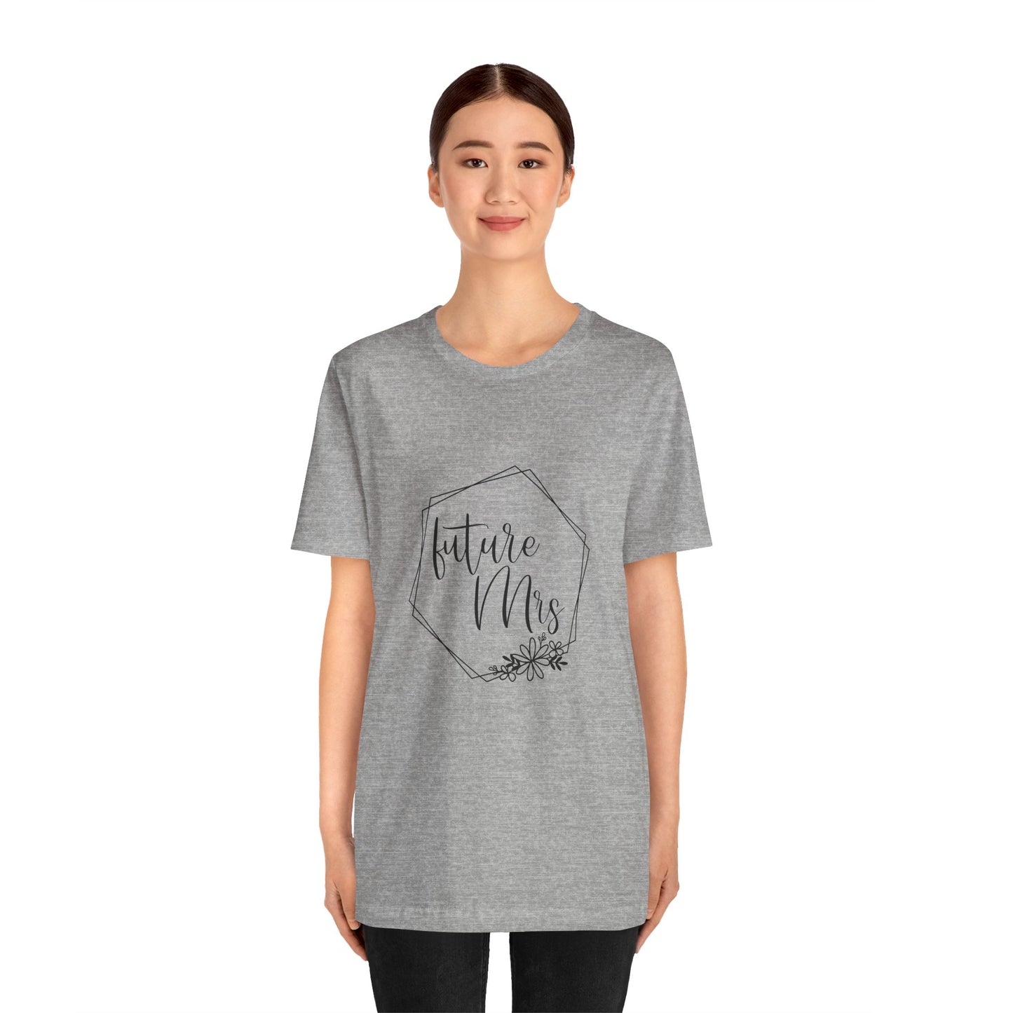 Future Mrs Shirt, Bride T-shirt, Bride Daisy Flowers Shirt, Wedding Shirt, Bride Tee, Bridal Shower Shirt, Gift Shirt for Bride