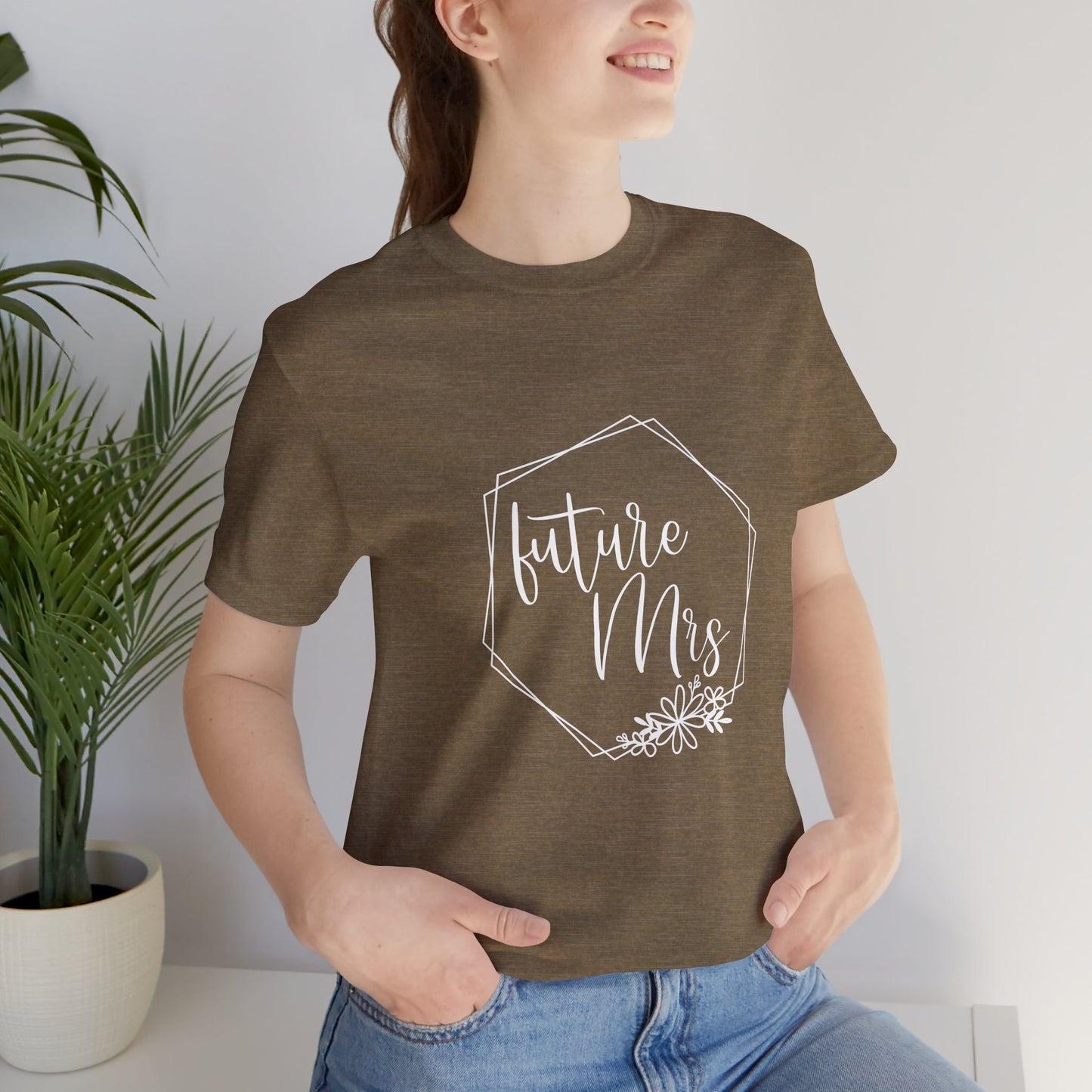 Future Mrs Shirt, Bride T-shirt, Bride Daisy Flowers Shirt, Wedding Shirt, Bride Tee, Bridal Shower Shirt, Gift Shirt for Bride