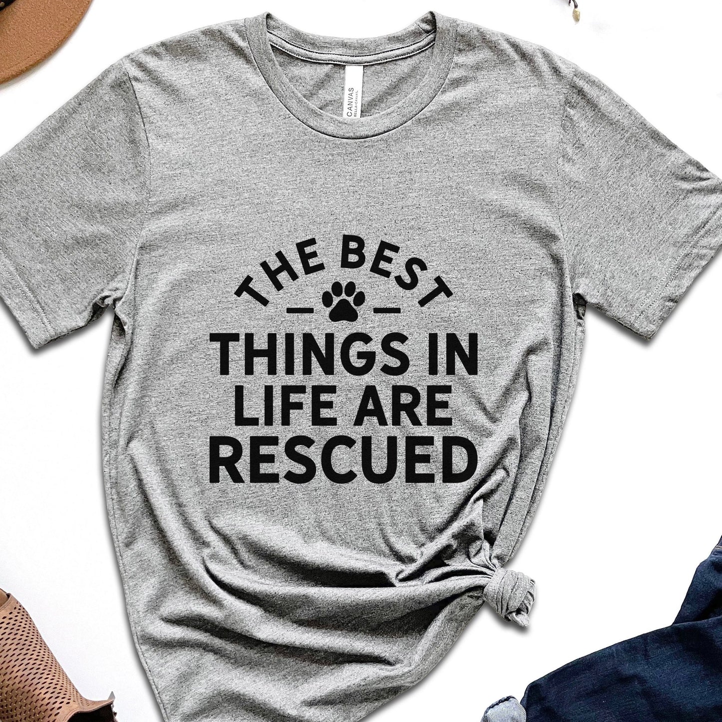 T-Shirt für Tierliebhaber, Shirt mit Hundespruch, Lustiges Shirt mit Hundespruch, T-Shirt für Hundebesitzer, T-Shirt mit dem Titel „The Best Things in Life are Rescued“
