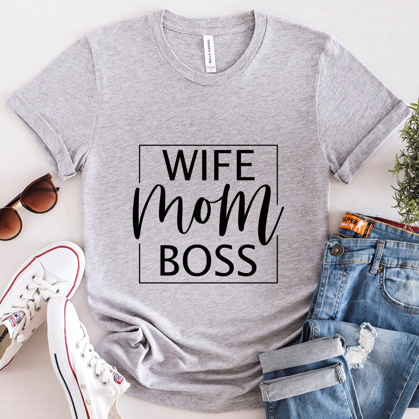 Wife Mom Boss Shirt, Boss Mom T-shirt, Business Mom Shirt, Mama Shirt, Mommy Gift Shirt, Gift for Mom, Mom Life T-shirt