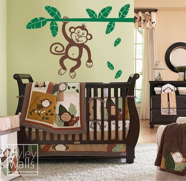 Singe de la jungle tenant une branche avec des feuilles - GRAND autocollant mural en vinyle pour enfants