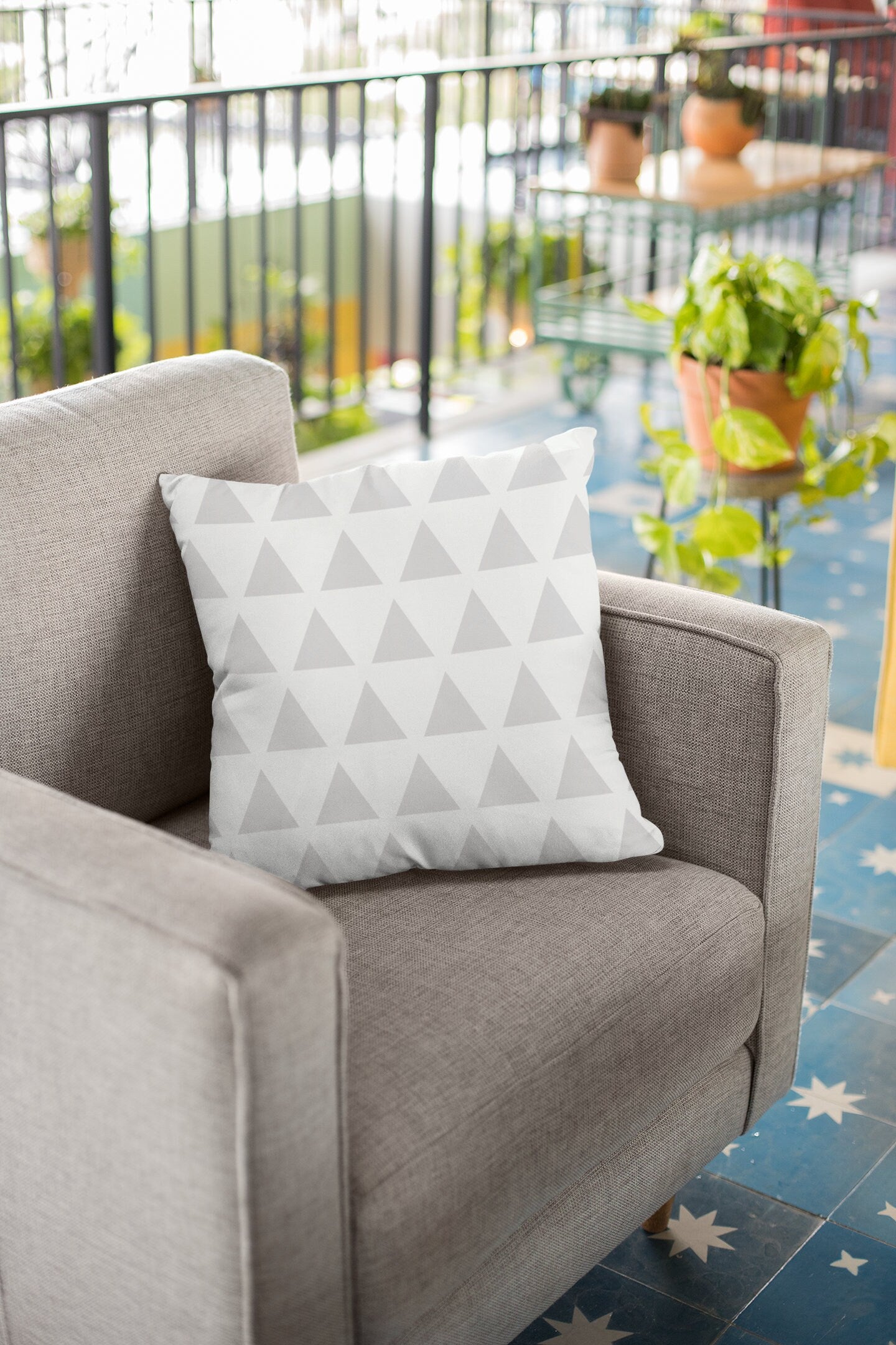 Triangles Pattern Throw Pillow, Decorative Pillow, Geometric Pattern Spun Polyester Square Pillow, Decorative Cushion and Pillow