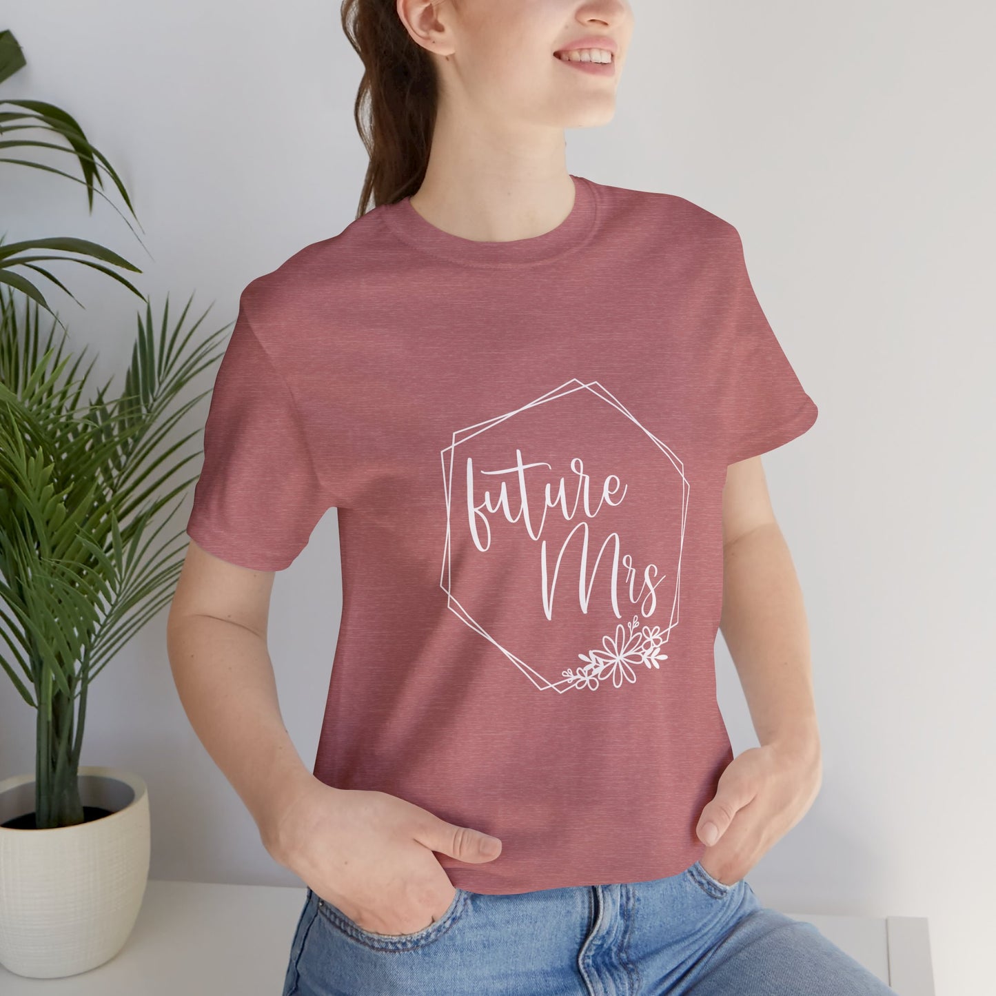 Future Mrs Shirt, Bride T-shirt, Bride Daisy Flowers Shirt, Wedding Shirt, Bride Tee, Bridal Shower Shirt, Gift Shirt for Bride