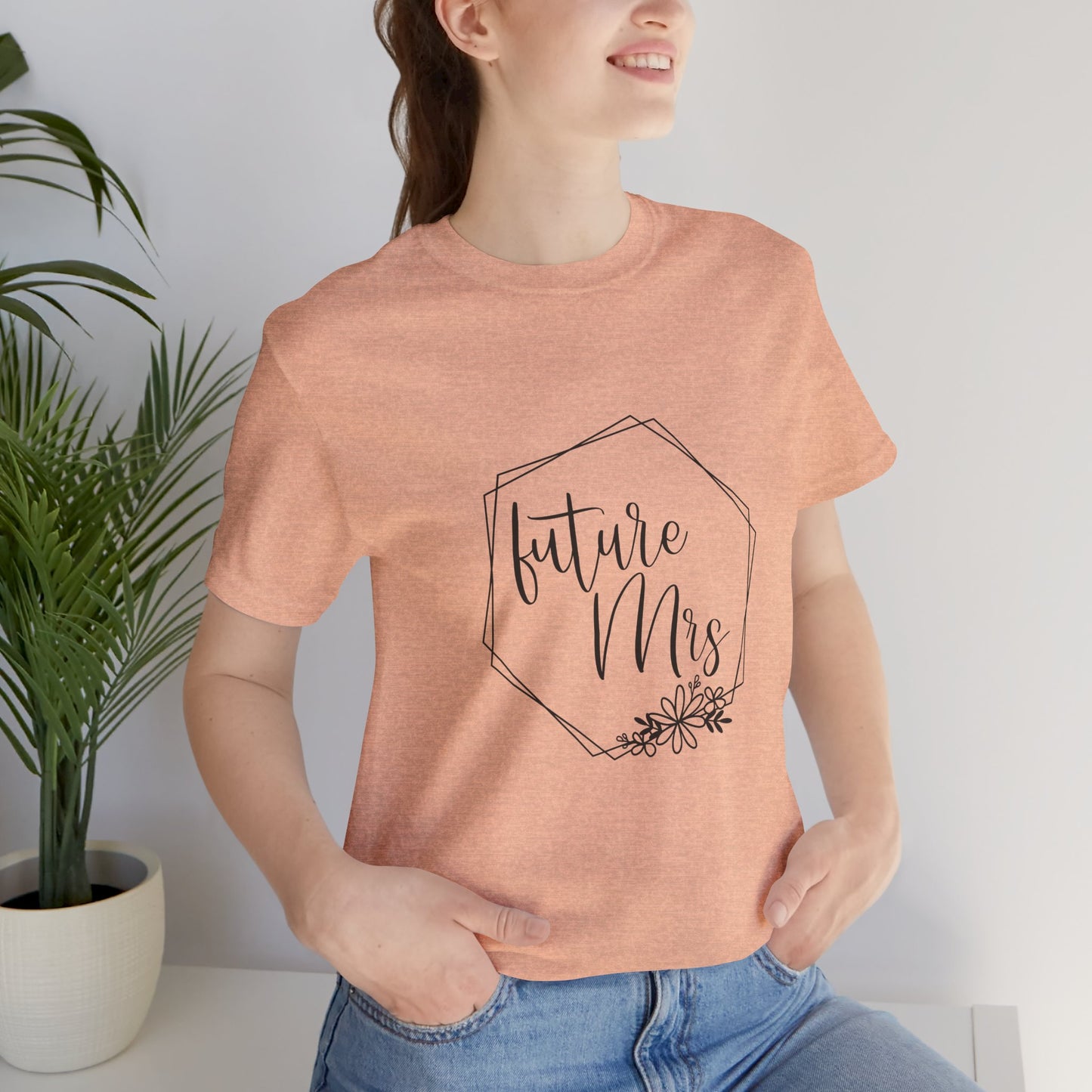 Future Mrs Shirt, Bride T-shirt, Bride Daisy Flowers Shirt, Wedding Shirt, Bride Tee, Bridal Shower Shirt, Gift Shirt for Bride