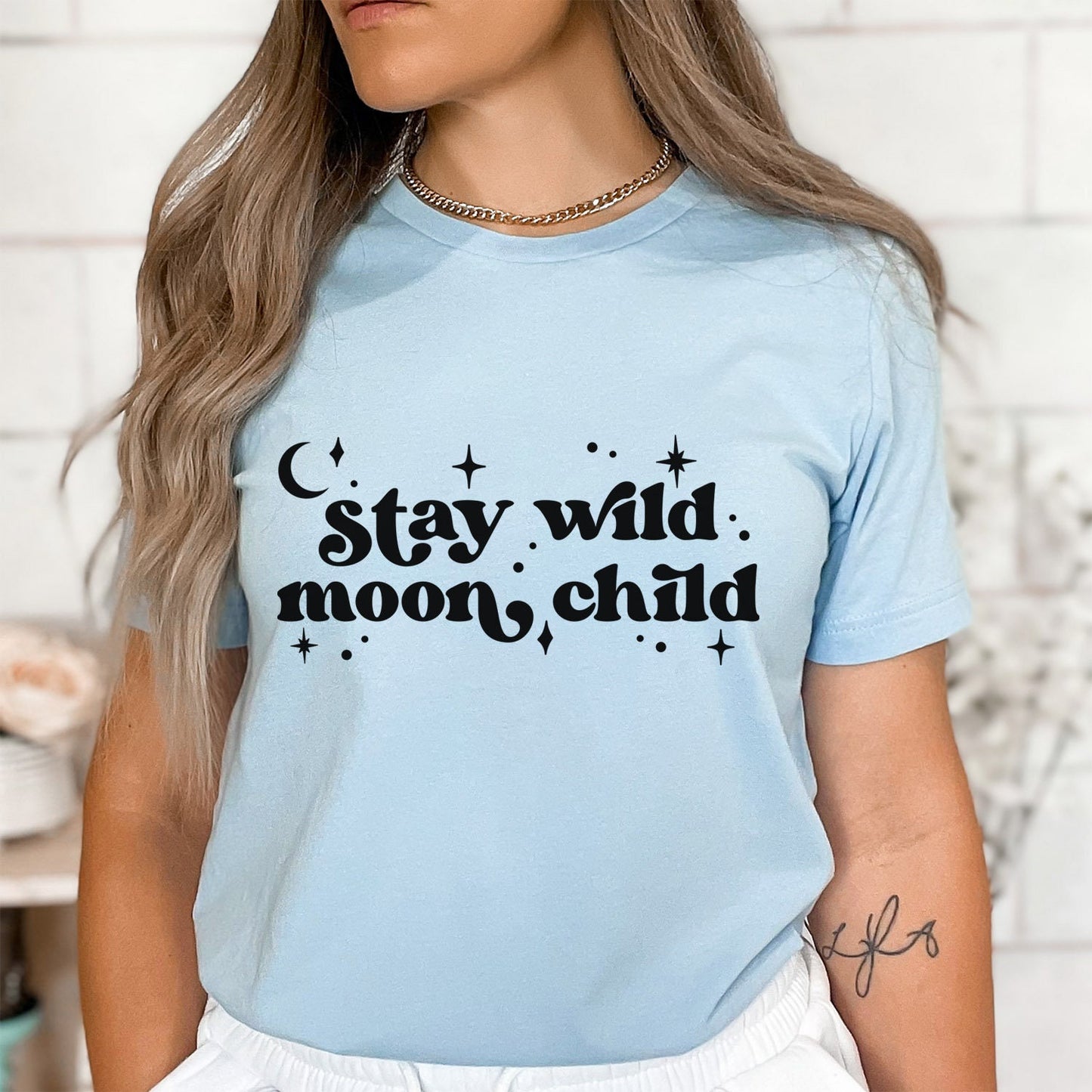 Stay Wild Moon Child T-Shirt, Boho T-Shirt, Inspirierendes T-Shirt, Boho T-Shirt, Mond und Sterne T-Shirt, Geschenk Reise Shirt