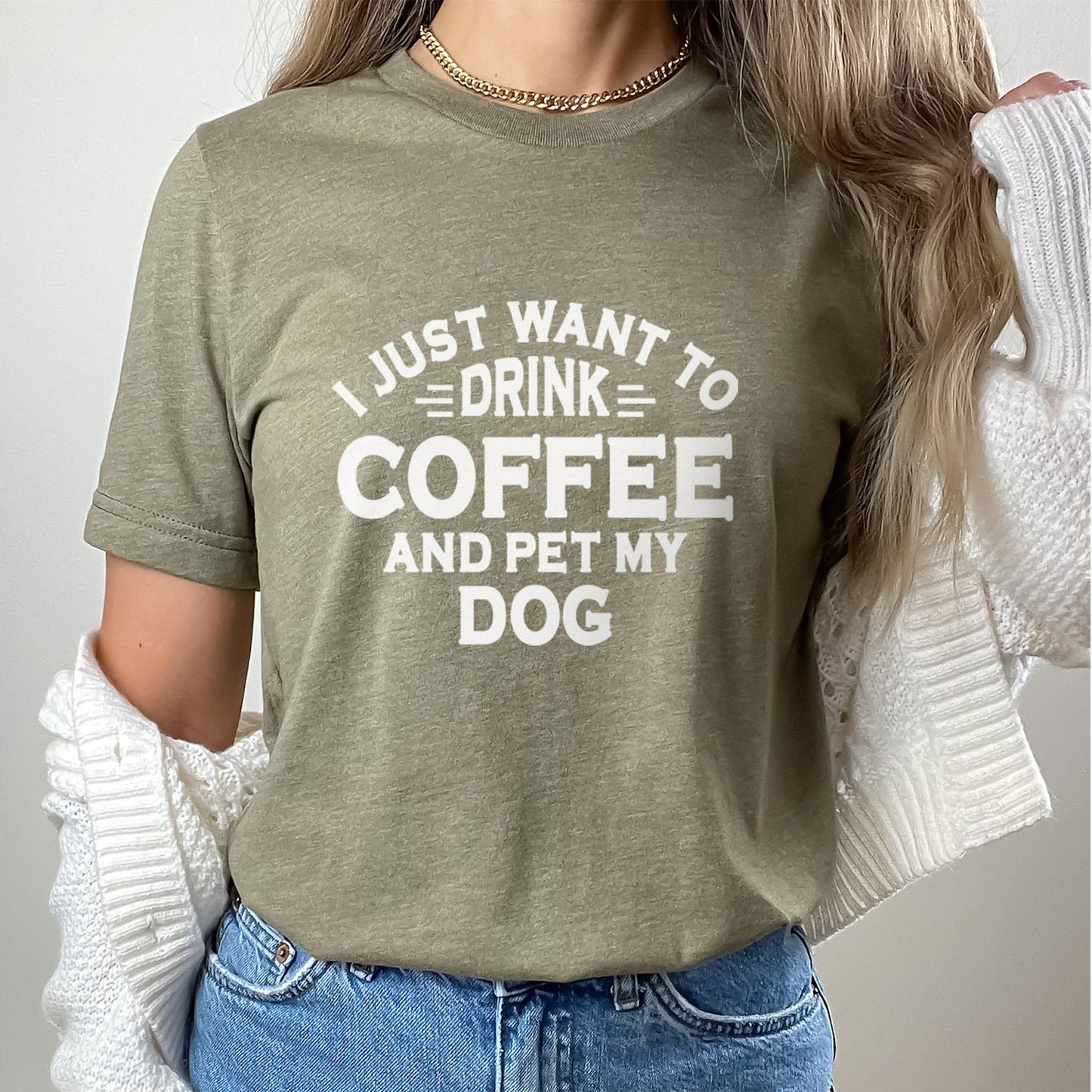 Trinke Kaffee und streichle meinen Hund T-Shirt, Hundebesitzer T-Shirt, Shirt mit Spruch, Lustiges Hunde Zitat Shirt, Hunde Spruch Shirt, Geschenk Shirt für Tierliebhaber