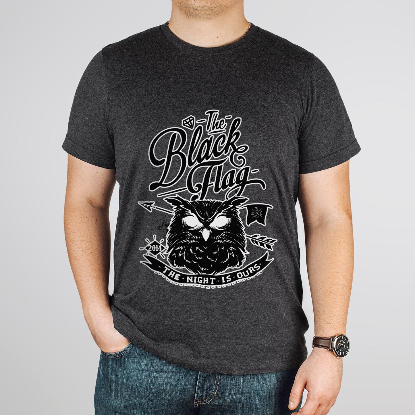 T-shirt hibou, T-shirt nuit, T-shirt hibou drapeau noir, T-shirt hibou effrayant, T-shirt la nuit est à nous, T-shirt hibou et nuit, T-shirt animal