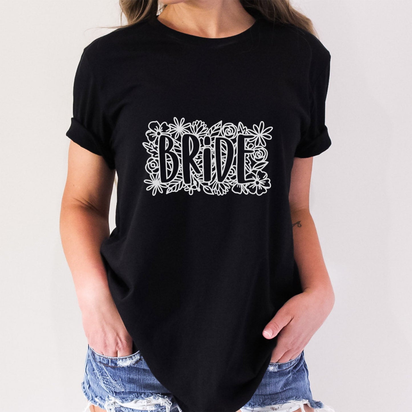 Florales Braut T-Shirt, Braut Blumen Shirt, Hochzeits Shirt, Braut T-Shirt, Braut Shower Shirt, Geschenk Shirt für Braut, Junggesellinnenabschied Shirt
