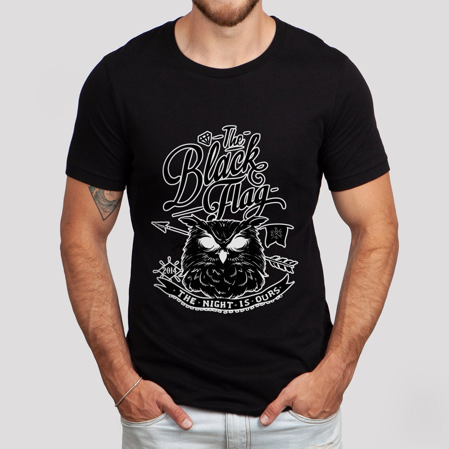T-shirt hibou, T-shirt nuit, T-shirt hibou drapeau noir, T-shirt hibou effrayant, T-shirt la nuit est à nous, T-shirt hibou et nuit, T-shirt animal