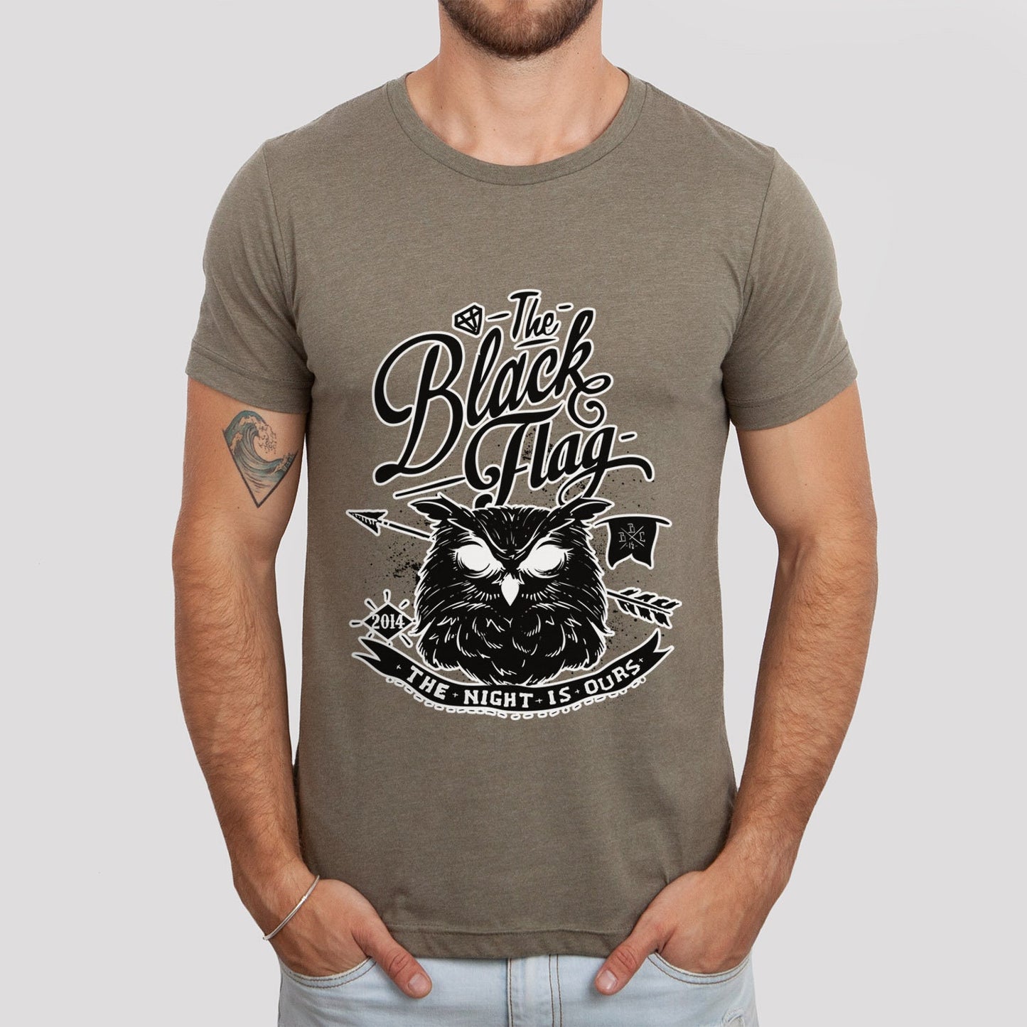 T-shirt hibou, T-shirt nuit, T-shirt hibou drapeau noir, T-shirt hibou effrayant, T-shirt la nuit est à nous, T-shirt hibou et nuit, T-shirt animal