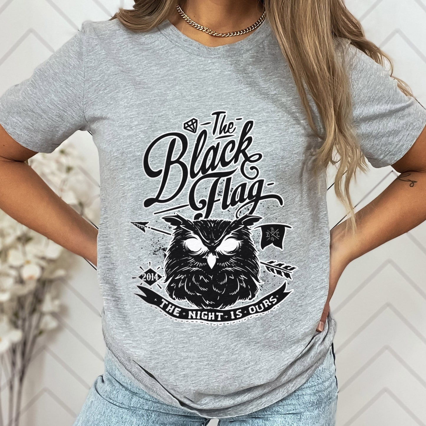 T-shirt hibou, T-shirt nuit, T-shirt hibou drapeau noir, T-shirt hibou effrayant, T-shirt la nuit est à nous, T-shirt hibou et nuit, T-shirt animal