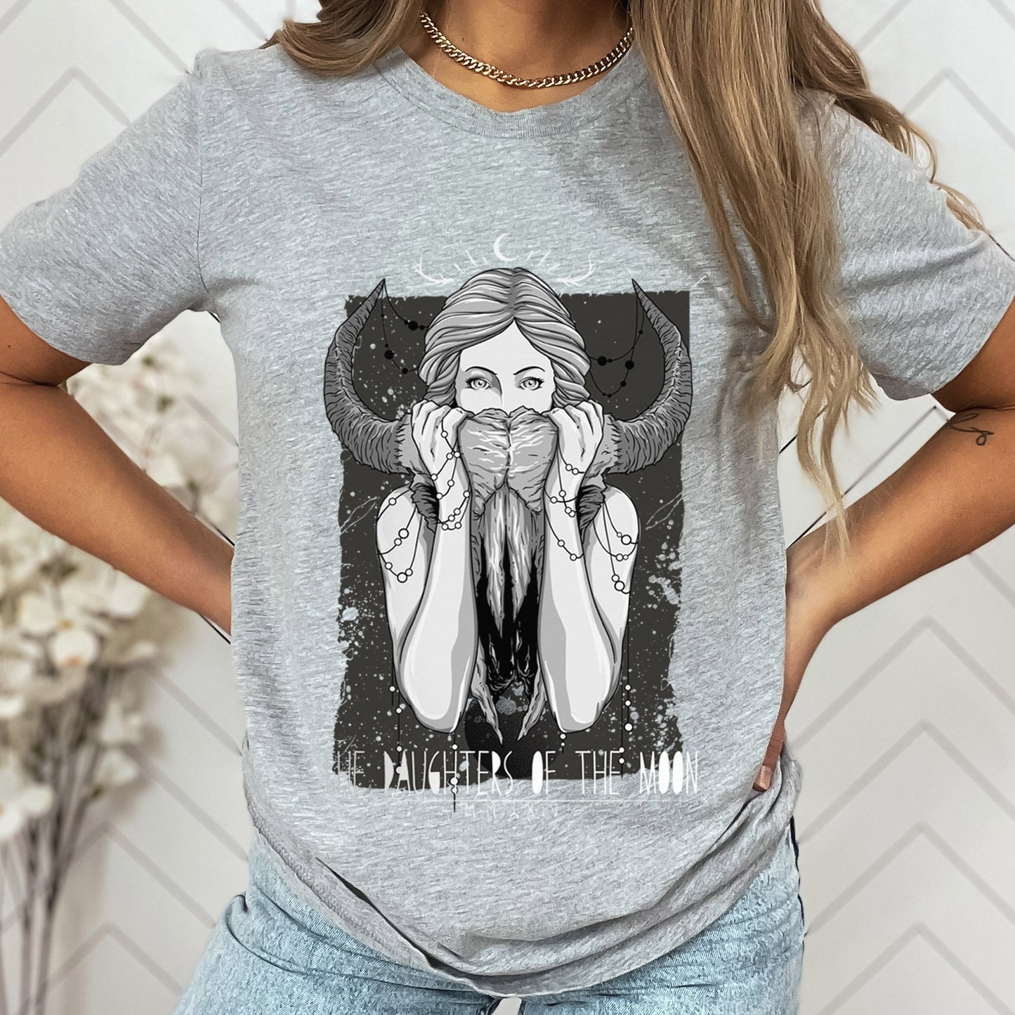 The Daughters of the Moon T-Shirt, Gothic T-Shirt, Fantasy T-Shirt, Mondlichtszene, Kosmischer Horror, Himmlisches Mond Shirt, Spirituelles T-Shirt