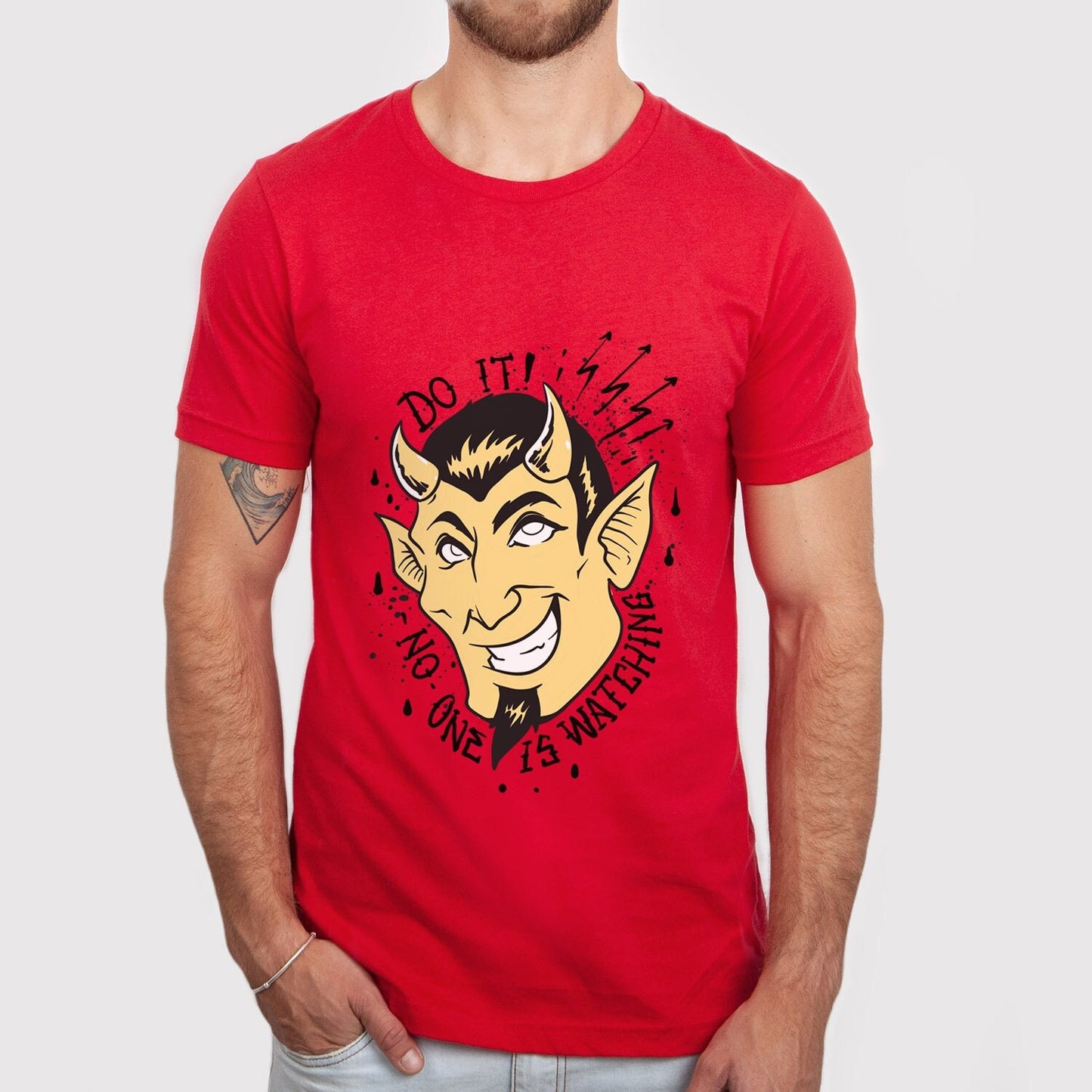 T-shirt drôle de diable, T-shirt fais-le, personne ne regarde, T-shirt humoristique, T-shirt drôle, T-shirt avec dicton, diable drôle prêt à tenter votre âme