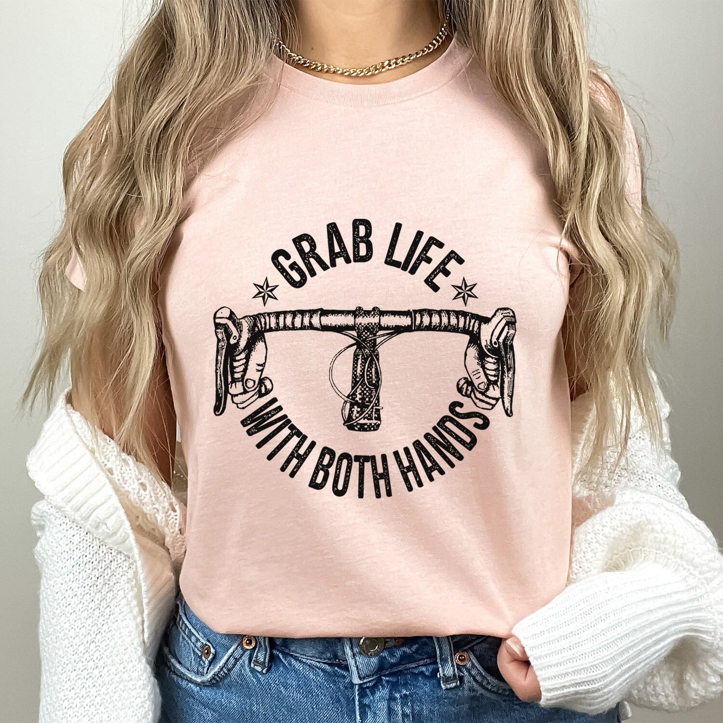 Biker Shirt, Grab Life with Both Hands T-Shirt, Inspirierendes T-Shirt, Lifestyle Zitat Shirt, Traveler Shirt, Naturliebhaber T-Shirt