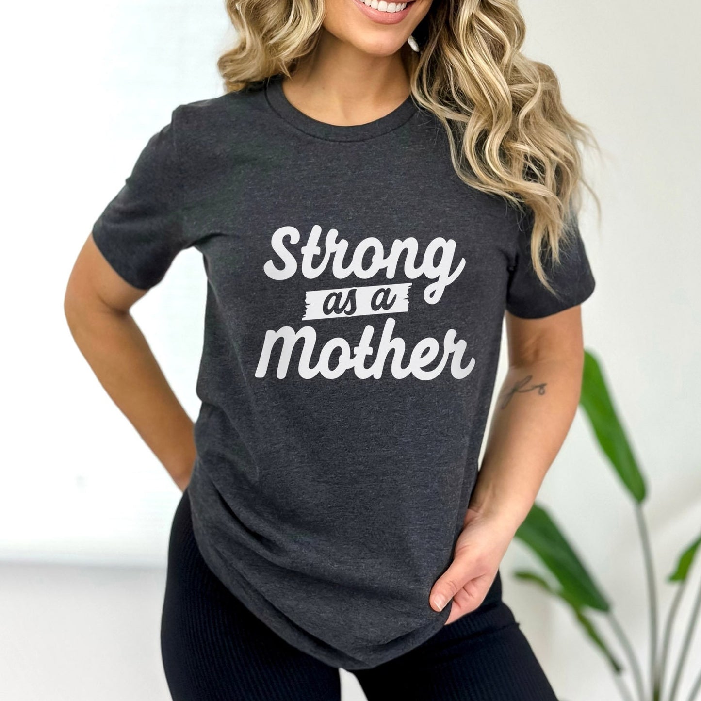 Stark als Mutter T-Shirt, Mom Life T-Shirt, Geschenk Shirt für Mama, Muttertagsgeschenk Shirt, Shirt für Mütter, Lustiges Eltern Shirt