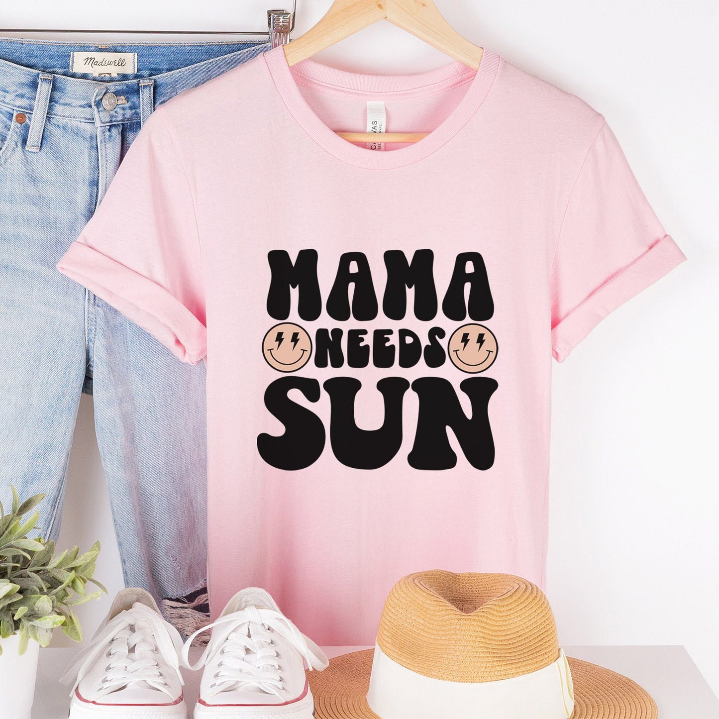 Lustiges Mama-Shirt, Mama braucht Sonne-Shirt, Lustiges Sommer-Shirt, Strand-T-Shirt, Strand-Shirt für Frauen, Urlaubs-Shirt für Mama, Shirt für Frauen