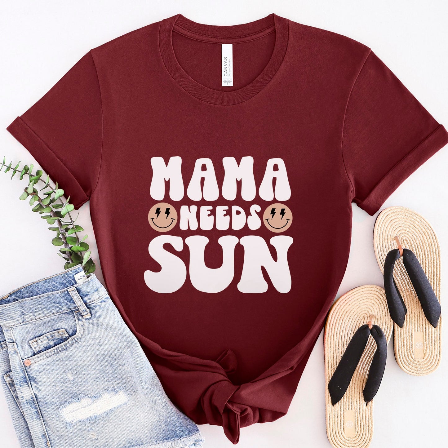 Lustiges Mama-Shirt, Mama braucht Sonne-Shirt, Lustiges Sommer-Shirt, Strand-T-Shirt, Strand-Shirt für Frauen, Urlaubs-Shirt für Mama, Shirt für Frauen