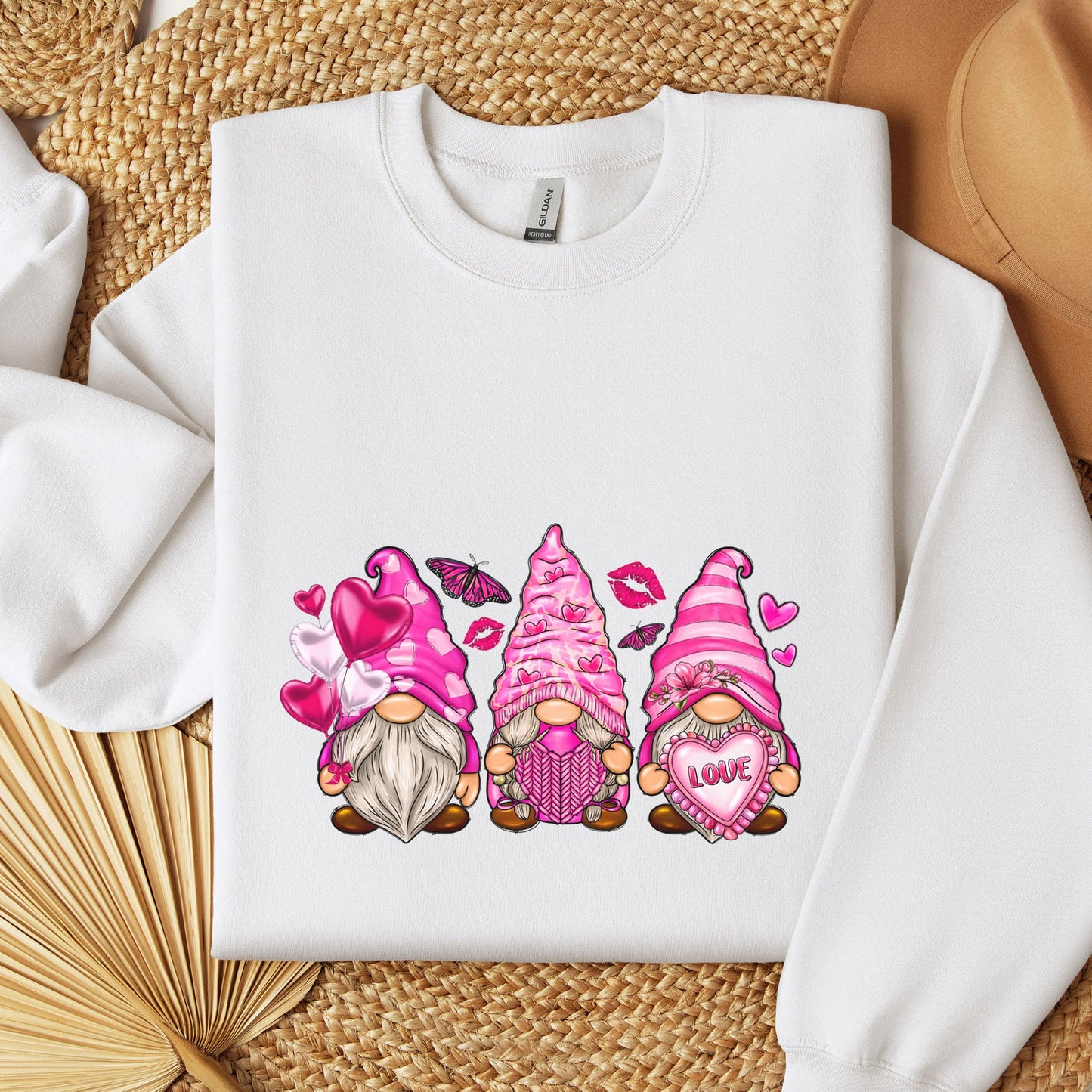 Valentinstag Gnome Sweatshirt, Valentinstag Langarm Gnome Shirt, Valentinstag Gnome mit Herz Shirt, Süßes Gnome Geschenk Shirt