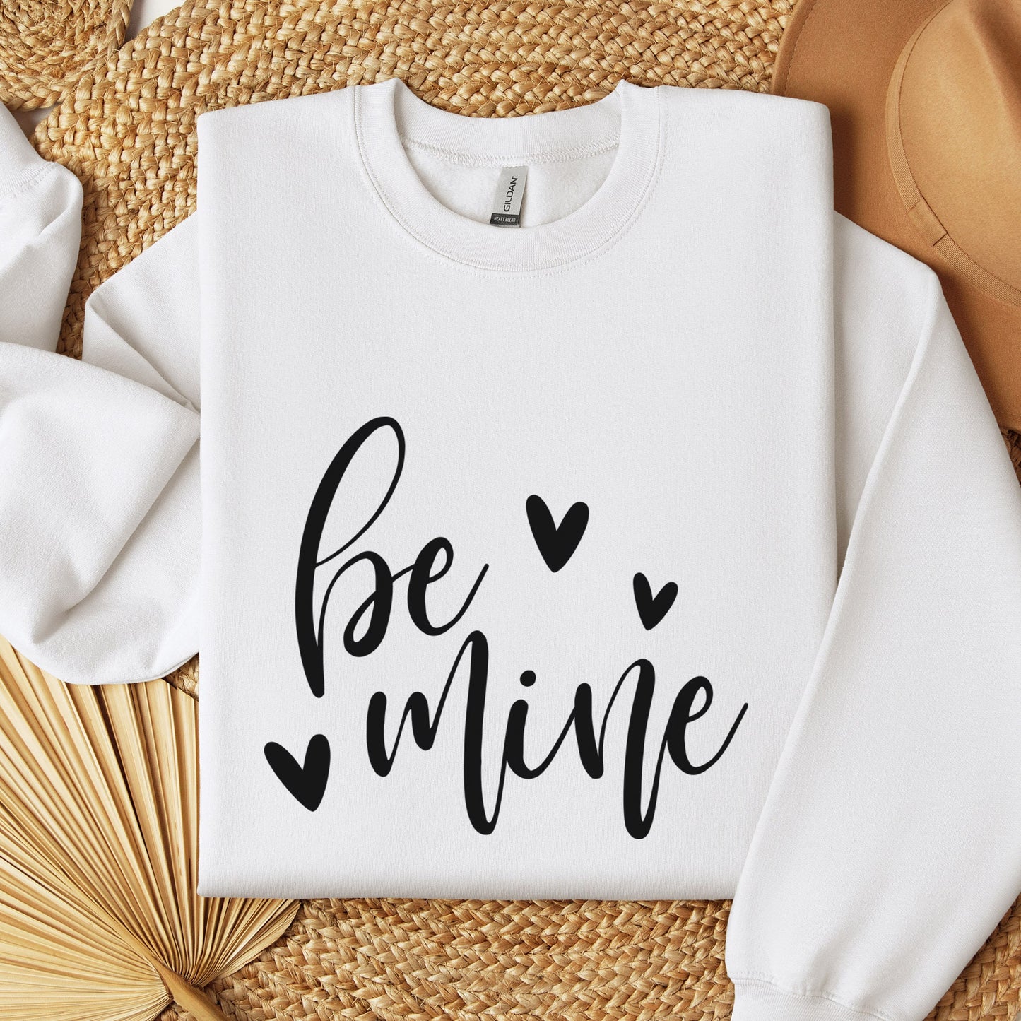 Be Mine Valentine Sweatshirt, Valentinstag Langarm Liebe Shirt, Liebe Shirt mit Herz für Valentinstag, Geschenk für sie, Geschenk für ihn