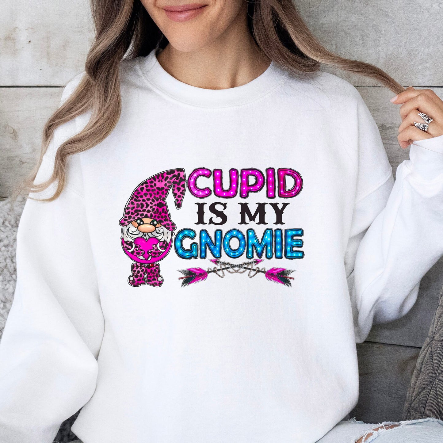 Cupidon est mon Gnome Valetines Sweatshirt, Cadeau de Saint-Valentin T-shirt à manches longues, T-shirt drôle de Saint-Valentin, T-shirts de Saint-Valentin pour femme