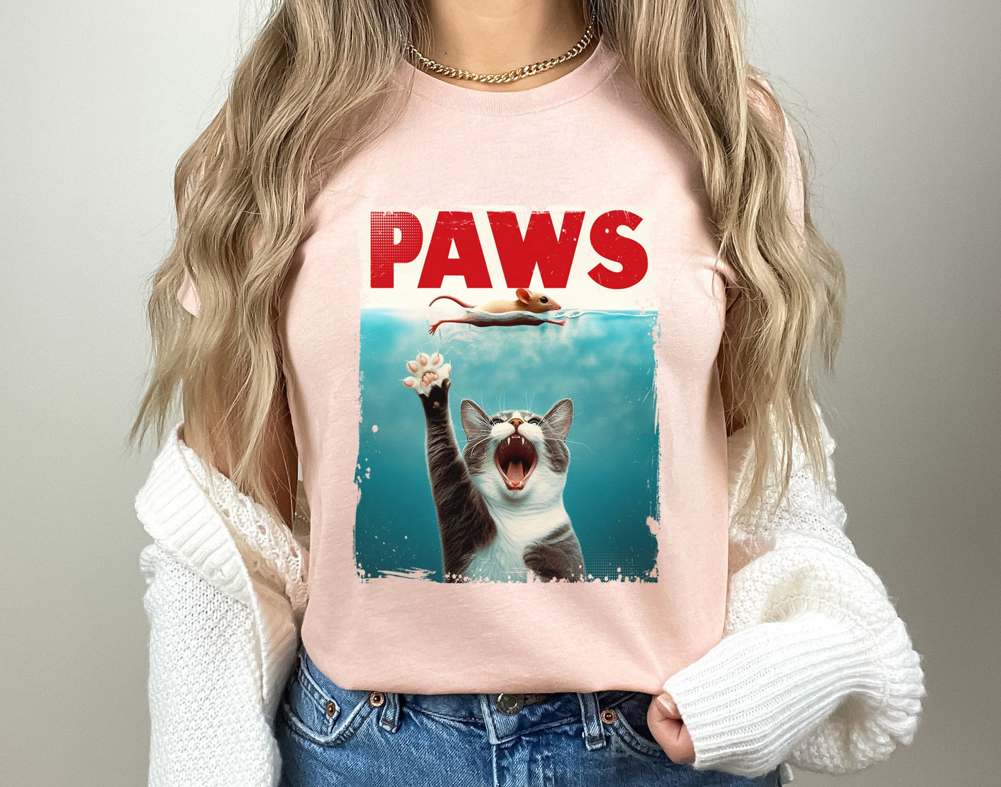 Lustiges Katzen T-Shirt mit Pfoten, Lustiges Katzenliebhaber Shirt, Lustiges Jaws Film Parodie Shirt, Katzenliebhaber Geschenk Shirt, Kätzchen und Maus Shirt, Parodie Katzen T-Shirt