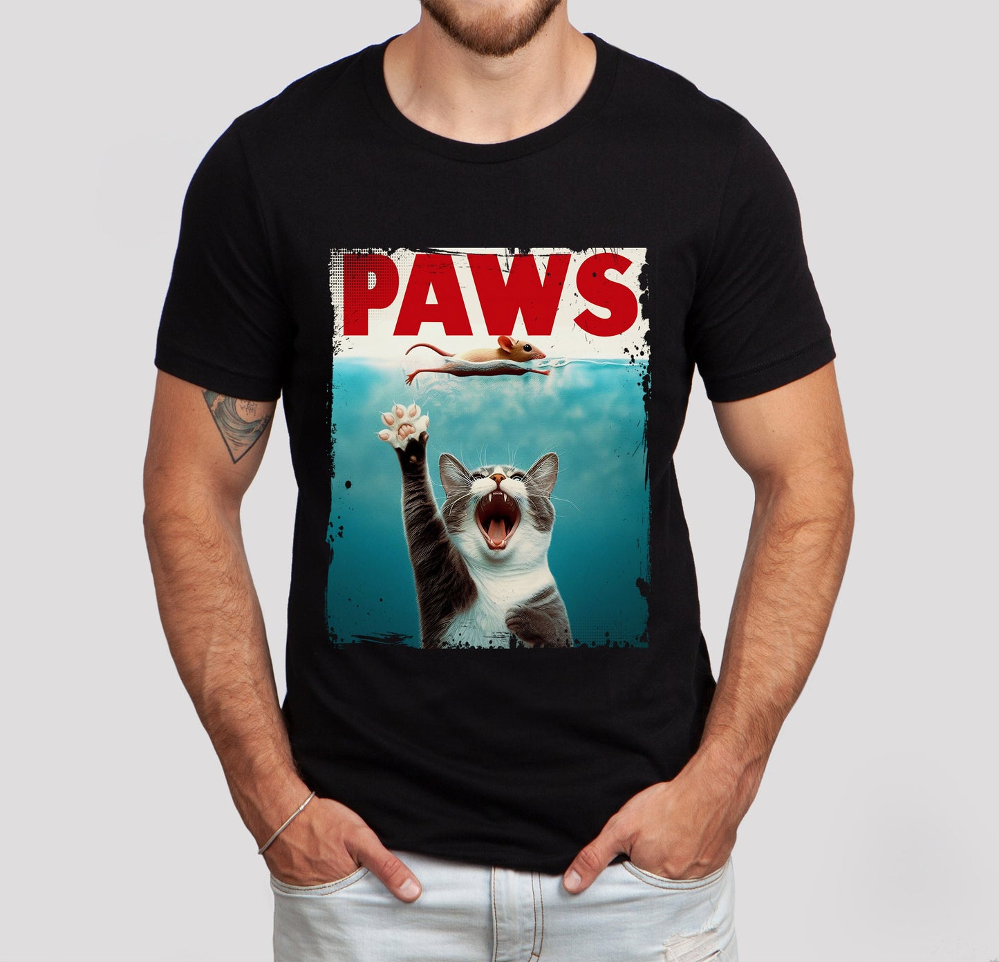 Lustiges Katzen T-Shirt mit Pfoten, Lustiges Katzenliebhaber Shirt, Lustiges Jaws Film Parodie Shirt, Katzenliebhaber Geschenk Shirt, Kätzchen und Maus Shirt, Parodie Katzen T-Shirt