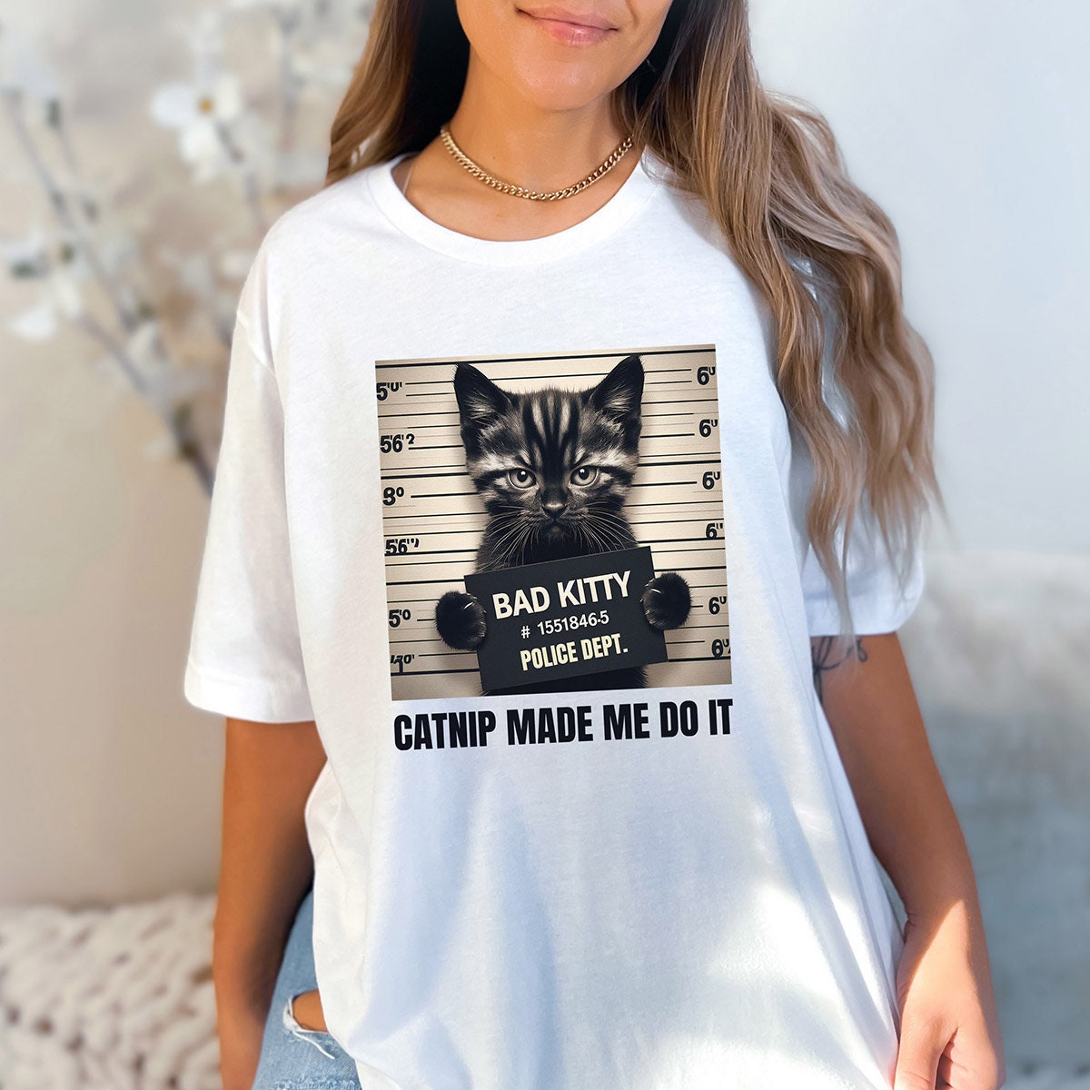 Bad Kitty T-Shirt, Lustiges Katzen T-Shirt, Katzenliebhaber Geschenk Shirt, Catnip Made Me Do It, Bad Kitty Catnip Shirt, Katzenbesitzer Geschenk T-Shirt, Süße Katze