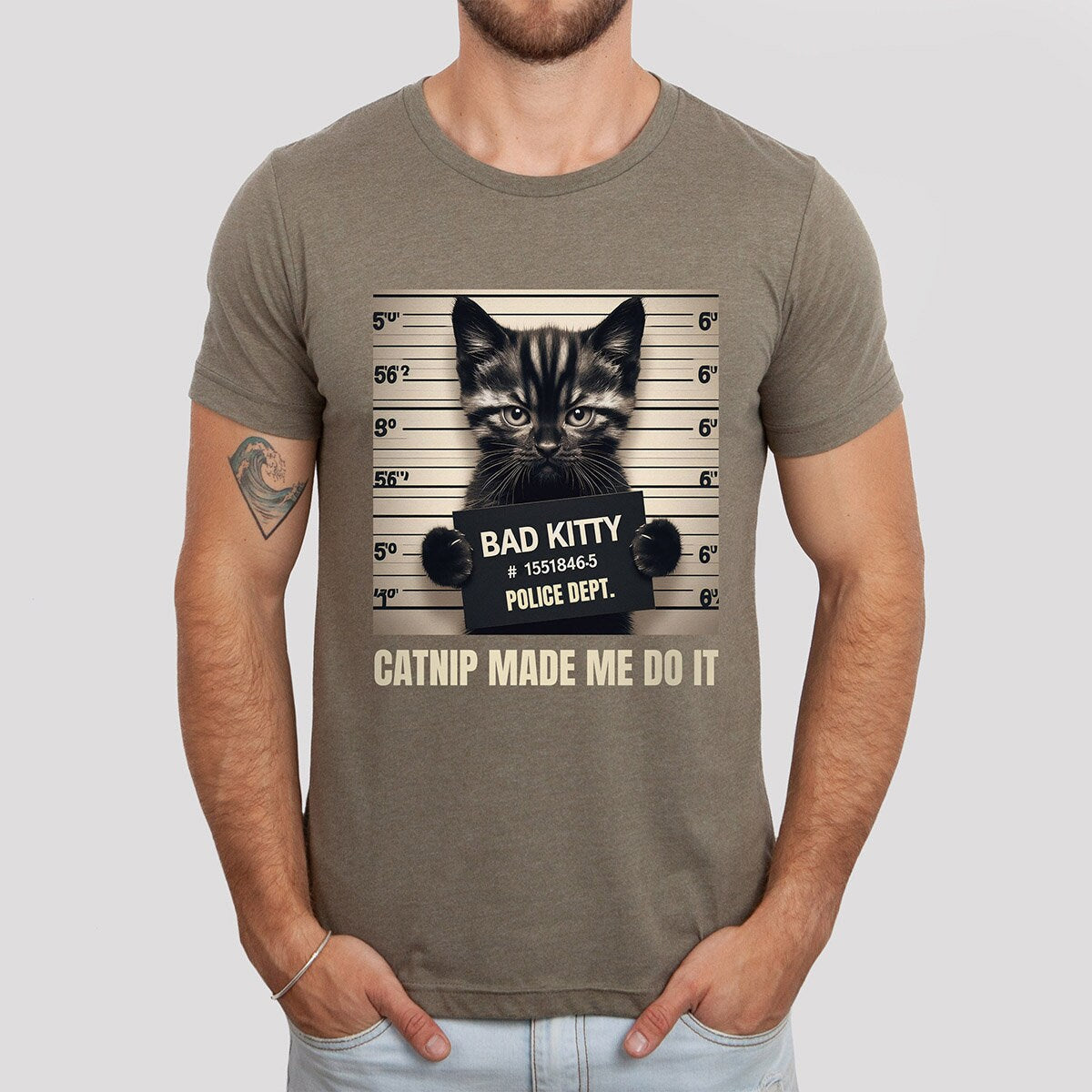 Bad Kitty T-Shirt, Lustiges Katzen T-Shirt, Katzenliebhaber Geschenk Shirt, Catnip Made Me Do It, Bad Kitty Catnip Shirt, Katzenbesitzer Geschenk T-Shirt, Süße Katze