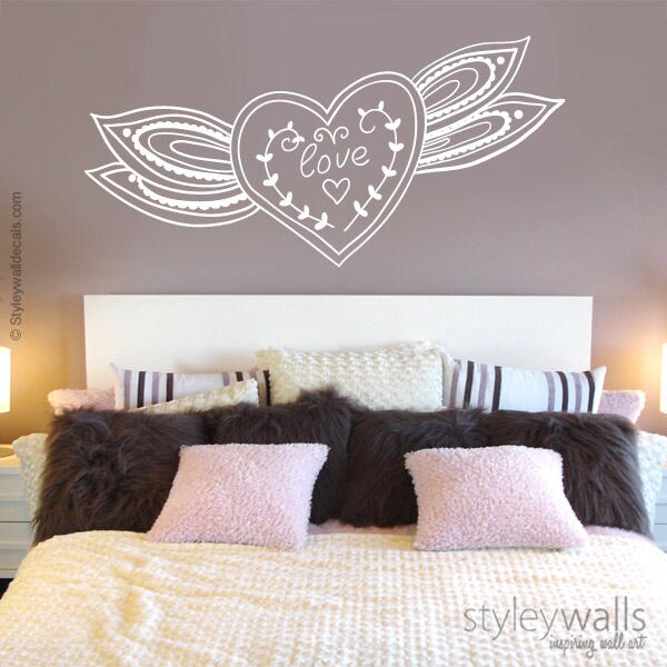 Autocollant mural d'amour, lettrage en vinyle d'amour, lettrage en vinyle romantique, autocollant mural en forme de cœur pour décoration murale de chambre à coucher, autocollant mural en forme de cœur