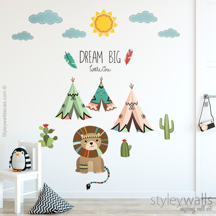 Autocollant mural Lion, autocollant mural Animaux tribaux, autocollant mural Lion, décoration de chambre d'enfant Montagnes, autocollant mural Tipi, lettrage Dream Big Little One